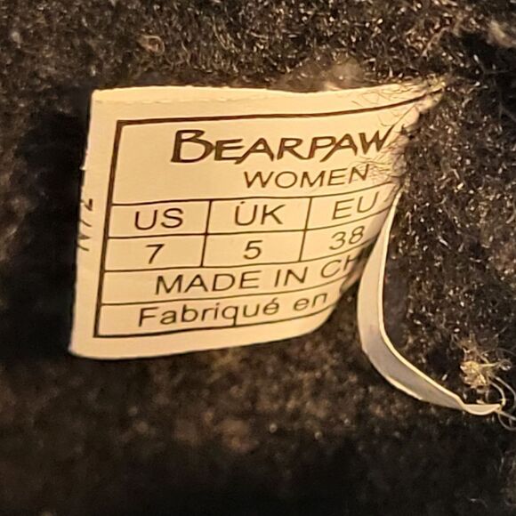 Bearpaw Short Black Boots - Picture 8 of 10